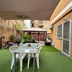 Apartamento Candelor's House - & Garden In Gianicolense, Roma